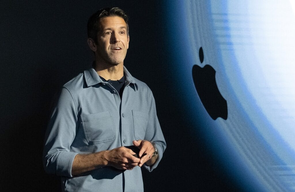 Apple announces a major leadership transition as Tim Cook steps down as CEO, with longtime executive John Ternus set to take over on September 1, marking a new era for the tech giant.